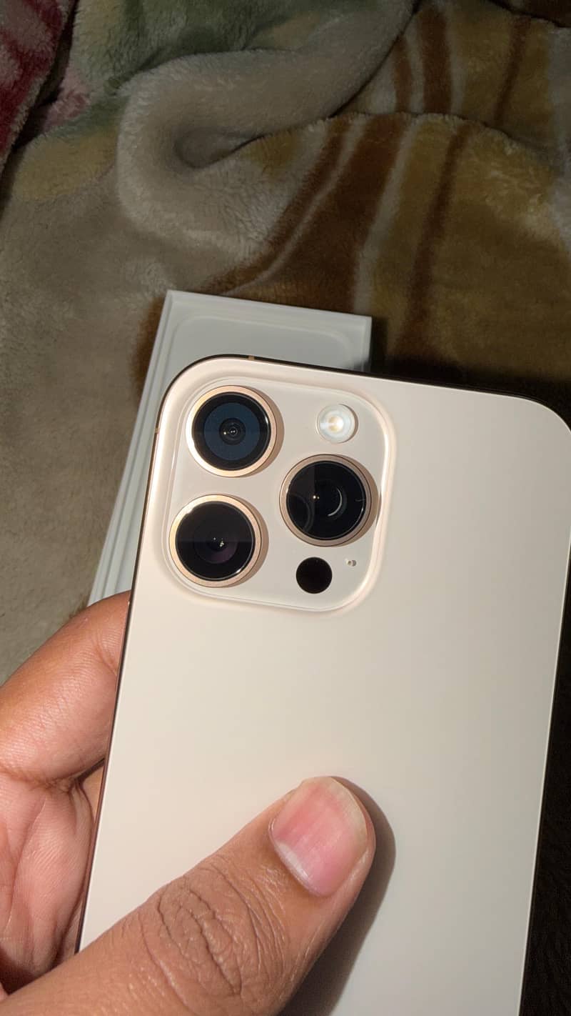 iPhone 16 Pro Max 7