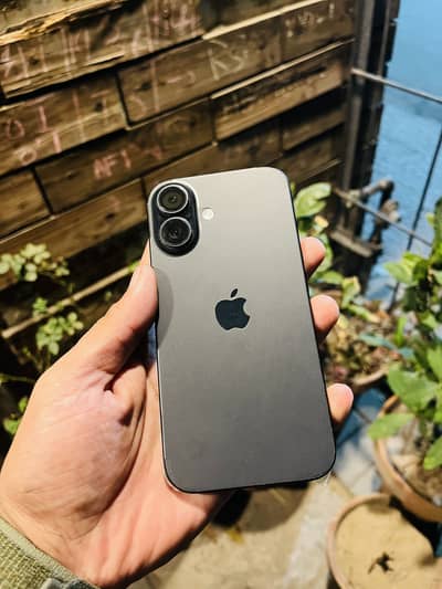 iPhone 16