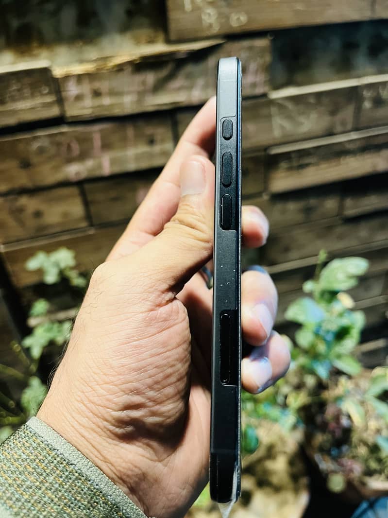 iPhone 16 2