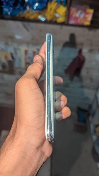 Sharp Aquos R2