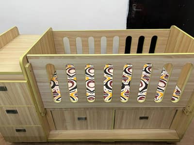 High Quality Wooden Baby Cot with Free Matteress