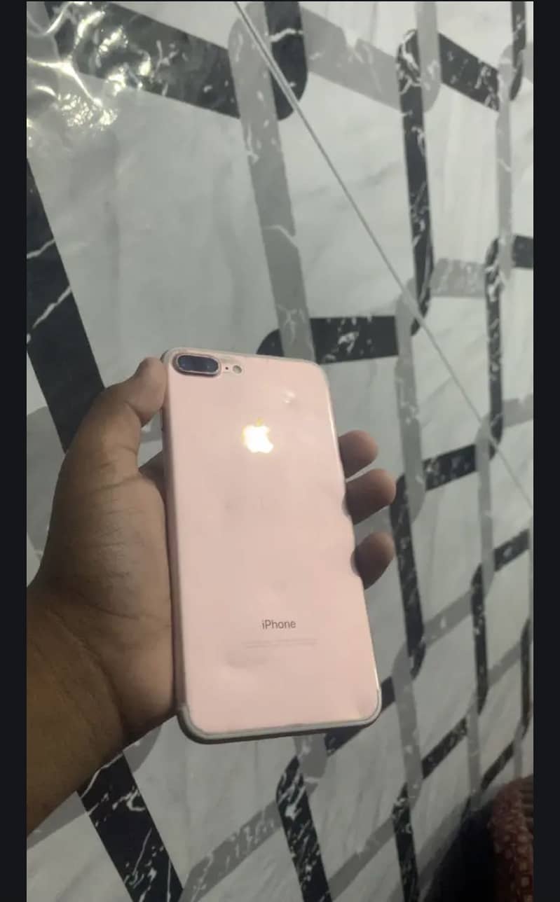 Apple iPhone 7 Plus 1
