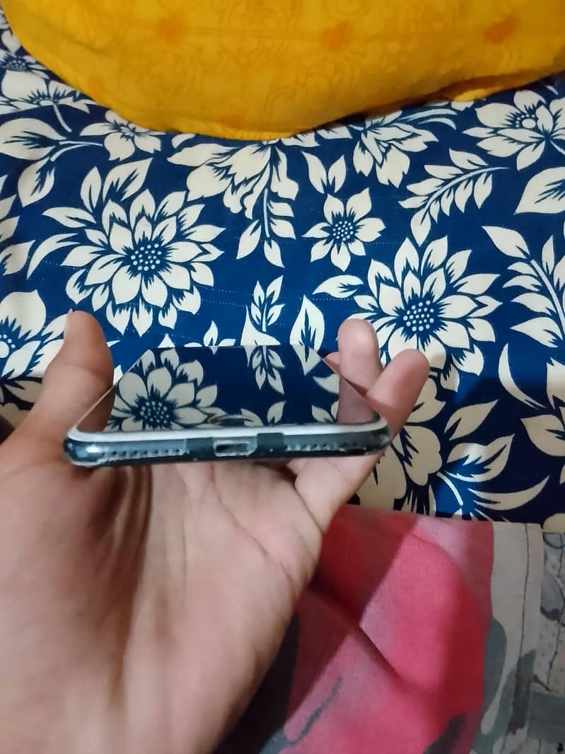 Apple iPhone 7 Plus 3