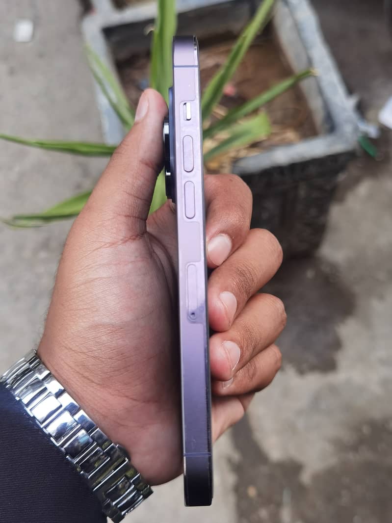 Apple iPhone 14 Pro 4