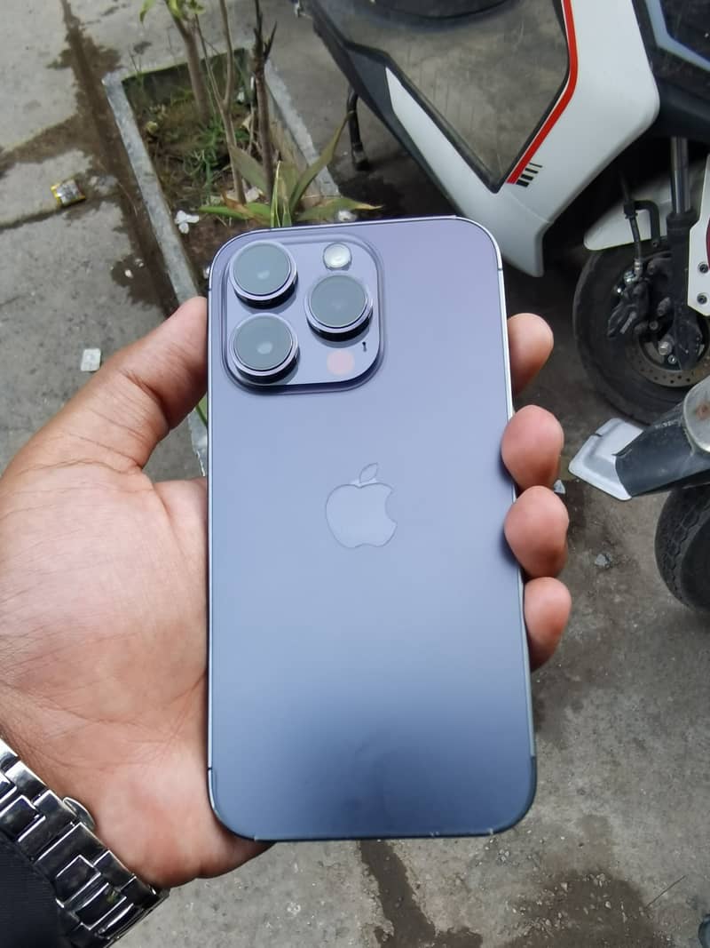 Apple iPhone 14 Pro 8