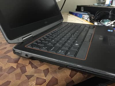 Dell Latitude E6320 6GB Ram Core i3 2nd Gen Rs 15000