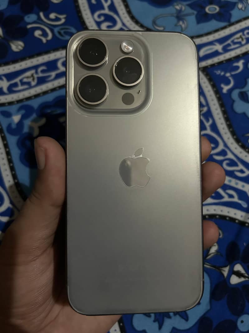 Apple iPhone 15 Pro 0
