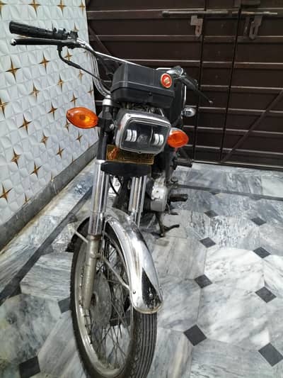 125 Boht hi kamal ka ha only one hande use