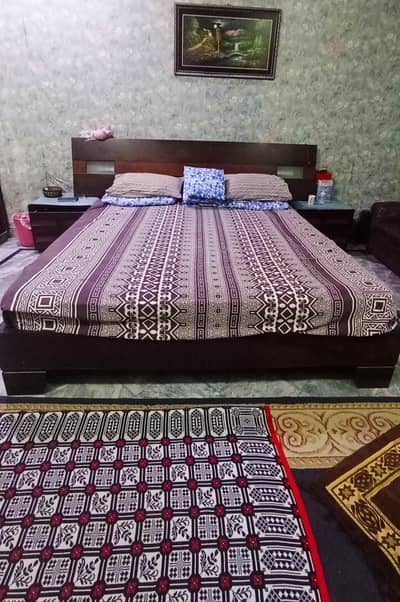 wooden king size bed