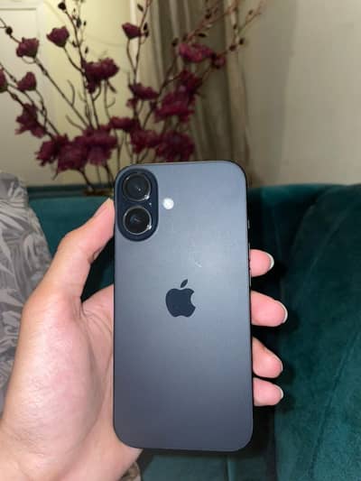 Apple iPhone 16