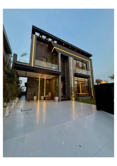 BRAND NEW 1 KANAL ELEGANT AND FULLY MAINTAINED SUPER HOT LOCATED BUNGALOW IS AVAILABLE IN THE BEST BLOCK OF DHA PHASE 7 NEAR DEFENCE RAYA LAHORE. DIRECT APPROACH TO MAIN ROAD
