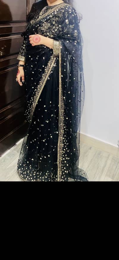 Saree jazmin brand duplica wear only once velvet kurti with net saree