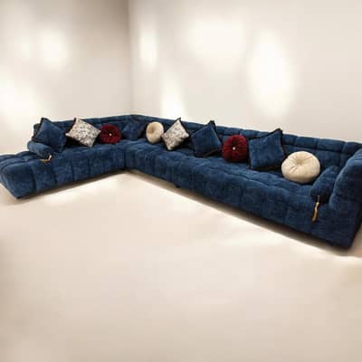BUBBLE SOFA WITH BOUCLE FABRIC UPHOLSTERY WITH MOLTY PEARL FOAM