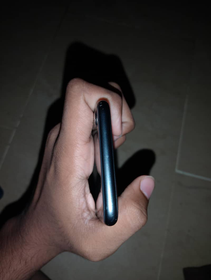 Apple iPhone 8 5