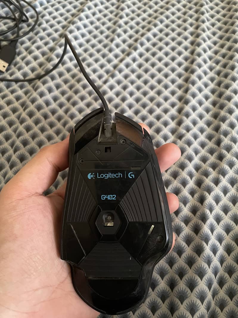 Logitech g402 1