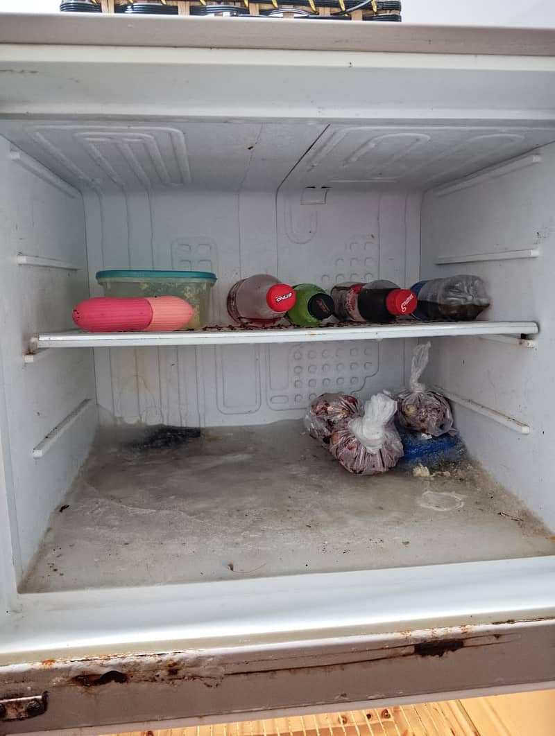 Dawlance normal size Refrigerator normal Condition 6