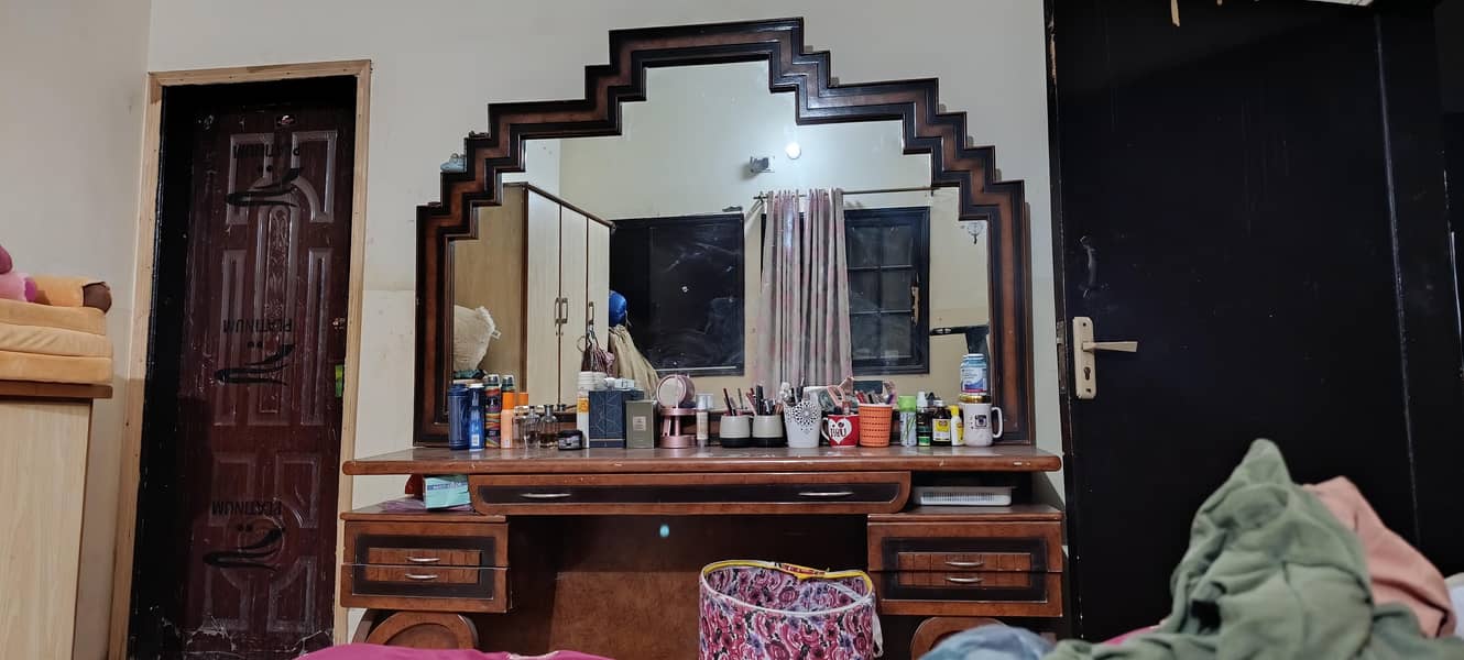 Dressing table 1