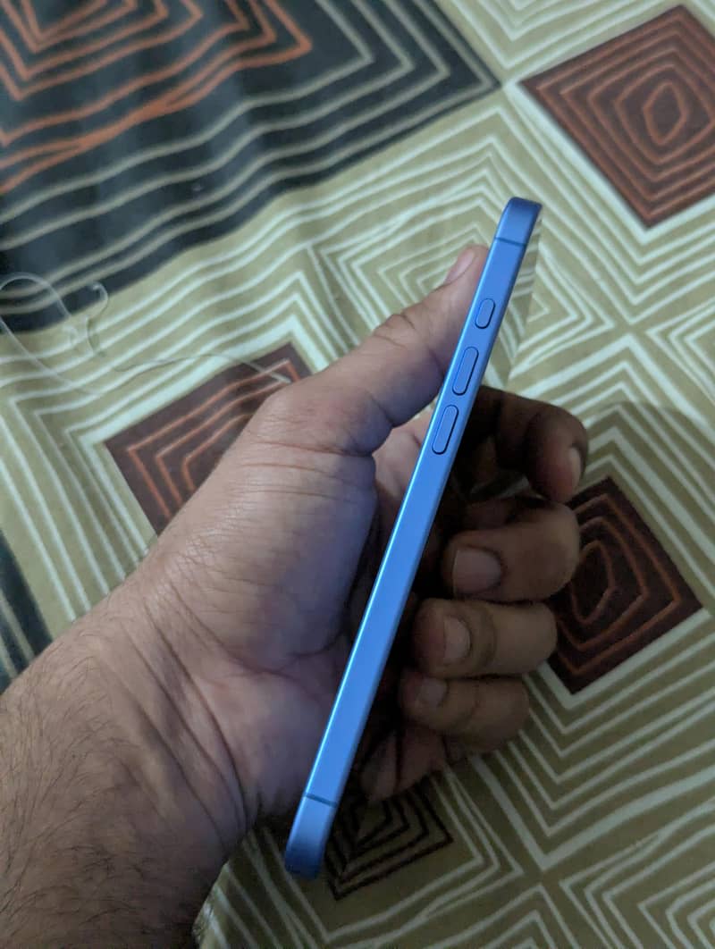 Apple iPhone 16 Plus 3