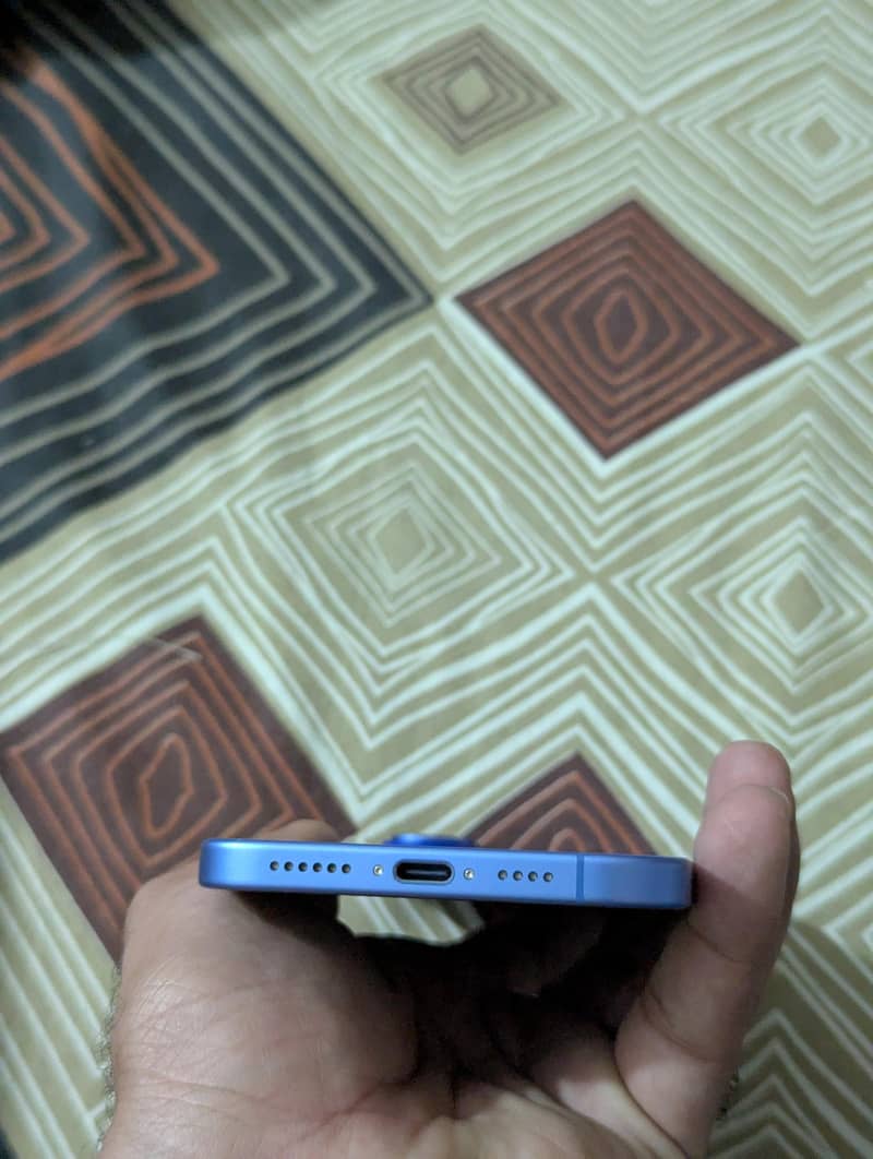 Apple iPhone 16 Plus 5