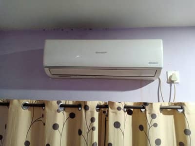 Sharp 1.5 ton heat and cool inverter