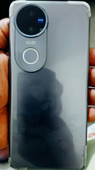 Vivo V50