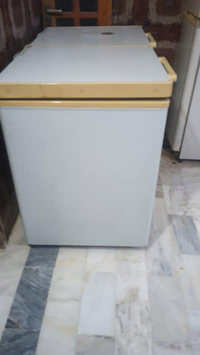 good condition Colling so excellent -condition freezer