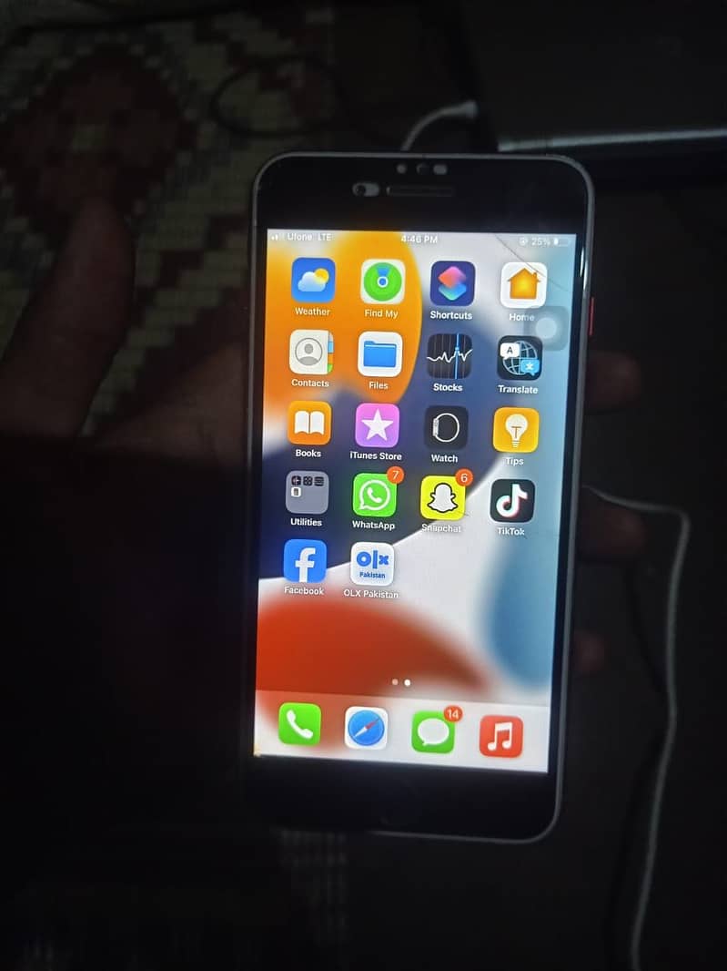 Apple iPhone 7 Plus 1