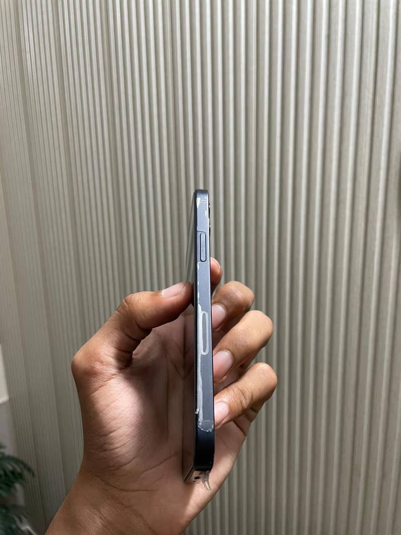 iPhone 12 5