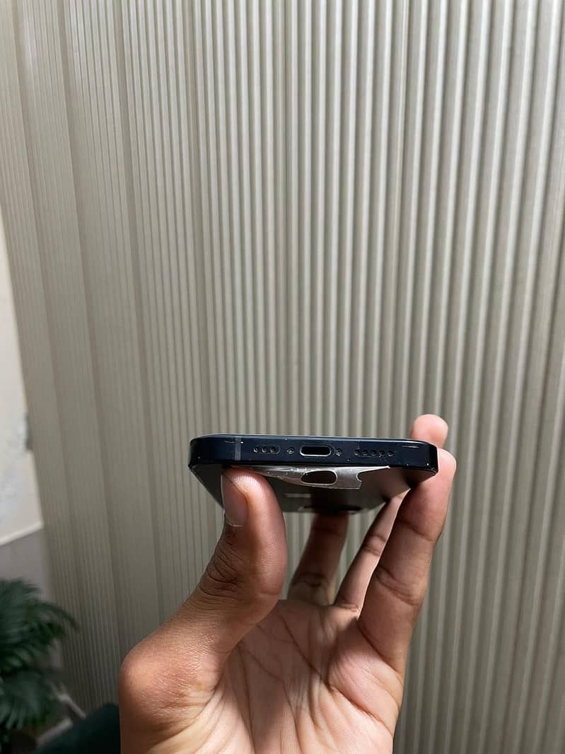 iPhone 12 7