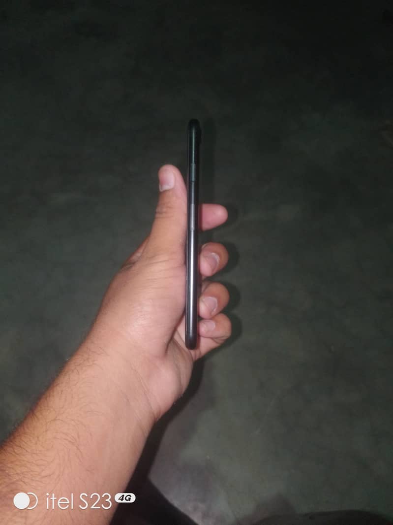 Apple iPhone 7 1