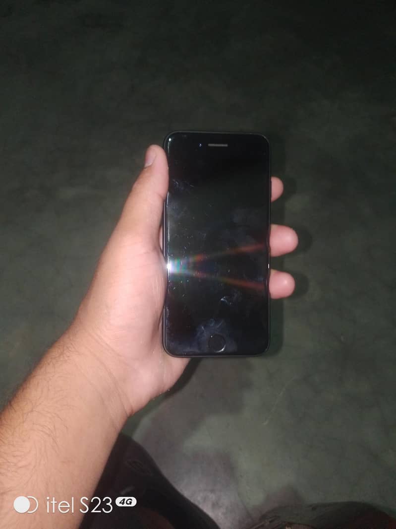 Apple iPhone 7 2