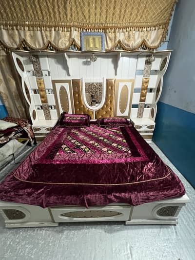 Bed almari dressing tabel all set