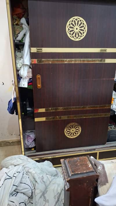 sliding cupboard selling urgent