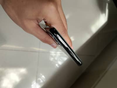 iPhone 11 Pro Max sim on