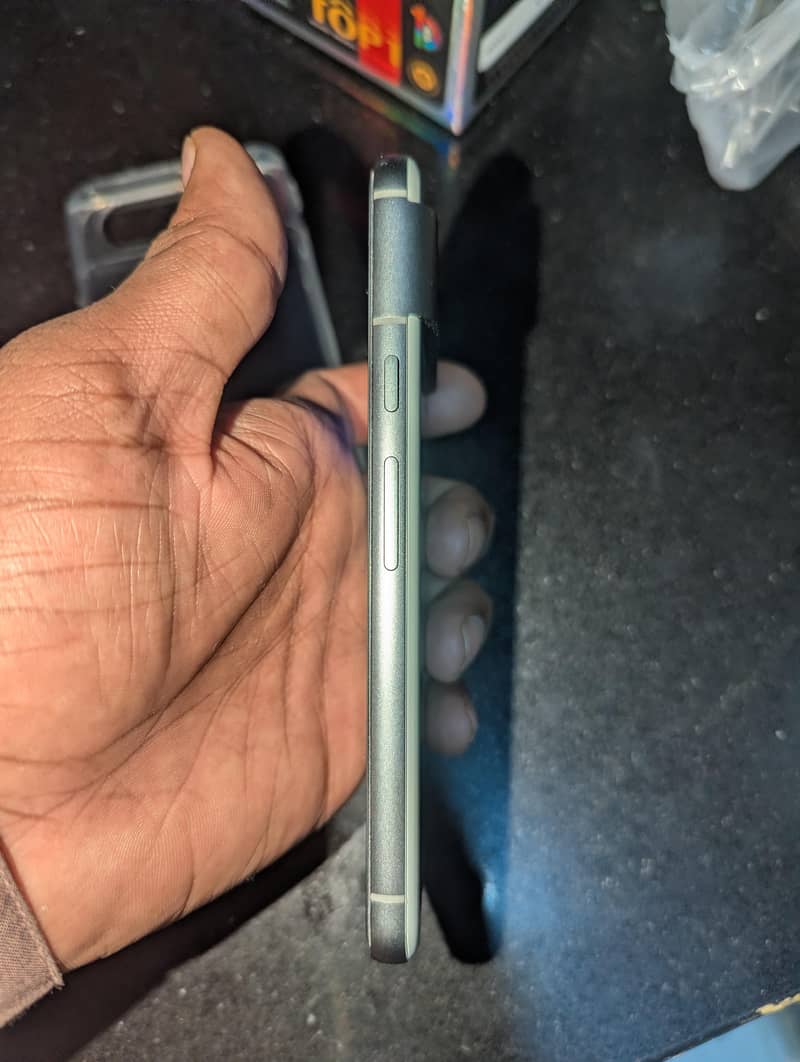 Google Pixel 8 3