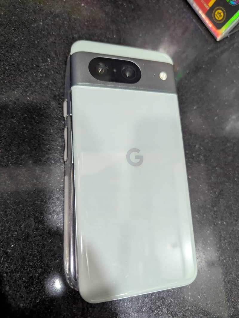 Google Pixel 8 4
