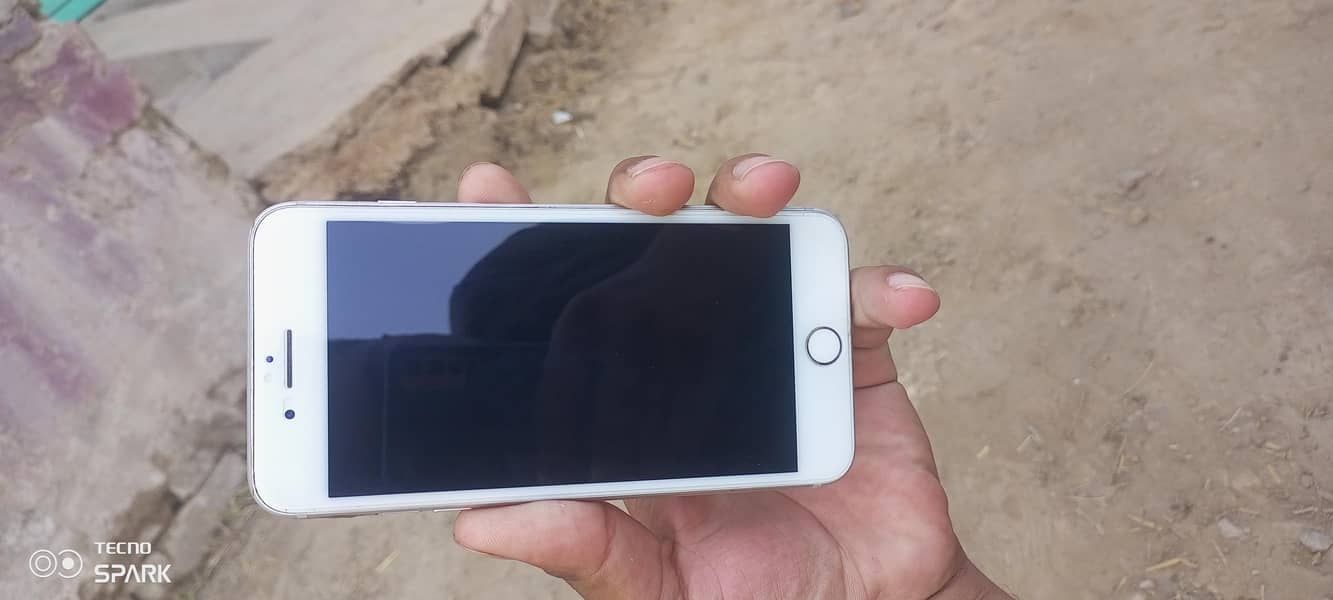 Apple iPhone 7 Plus 0