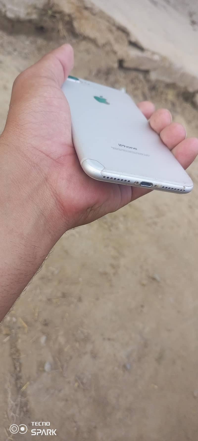 Apple iPhone 7 Plus 1