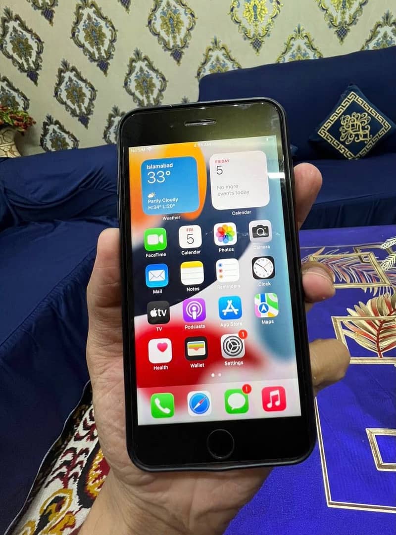Apple iPhone 7 Plus 1