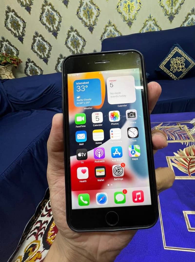 Apple iPhone 7 Plus 5