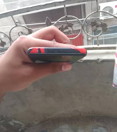 4/64gb hai box sath hai.