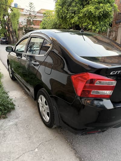 Honda City IVTEC 2015 manual lahore registered for sale
