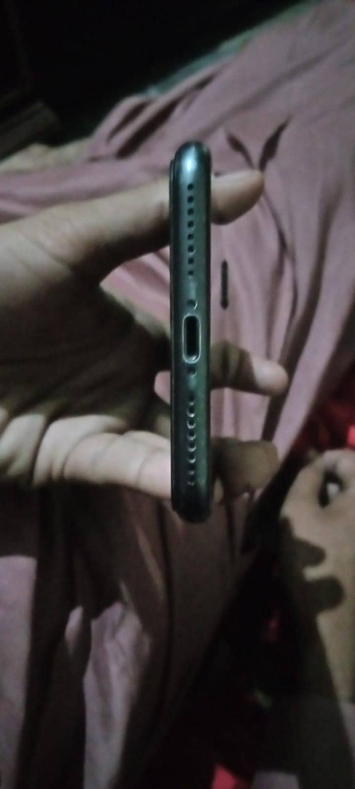 Apple iPhone 8 Plus 4