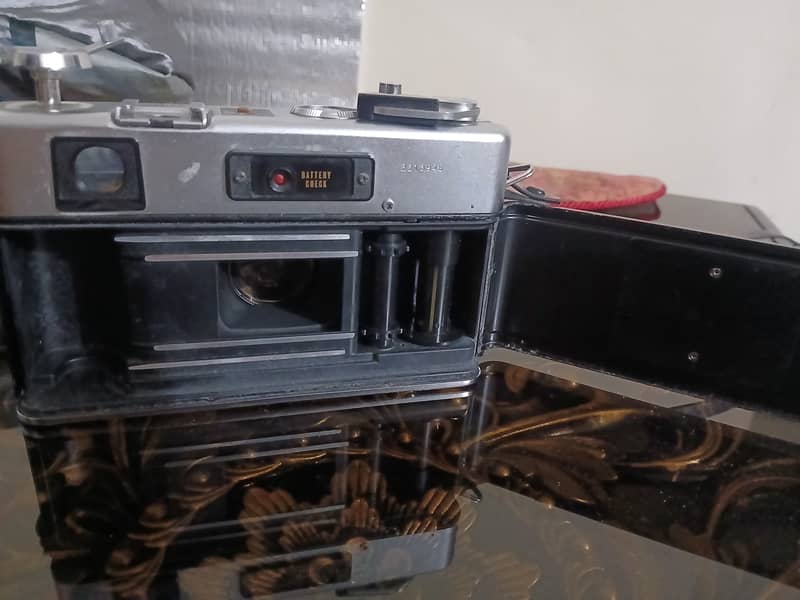 Stylish Iconic Camera 1
