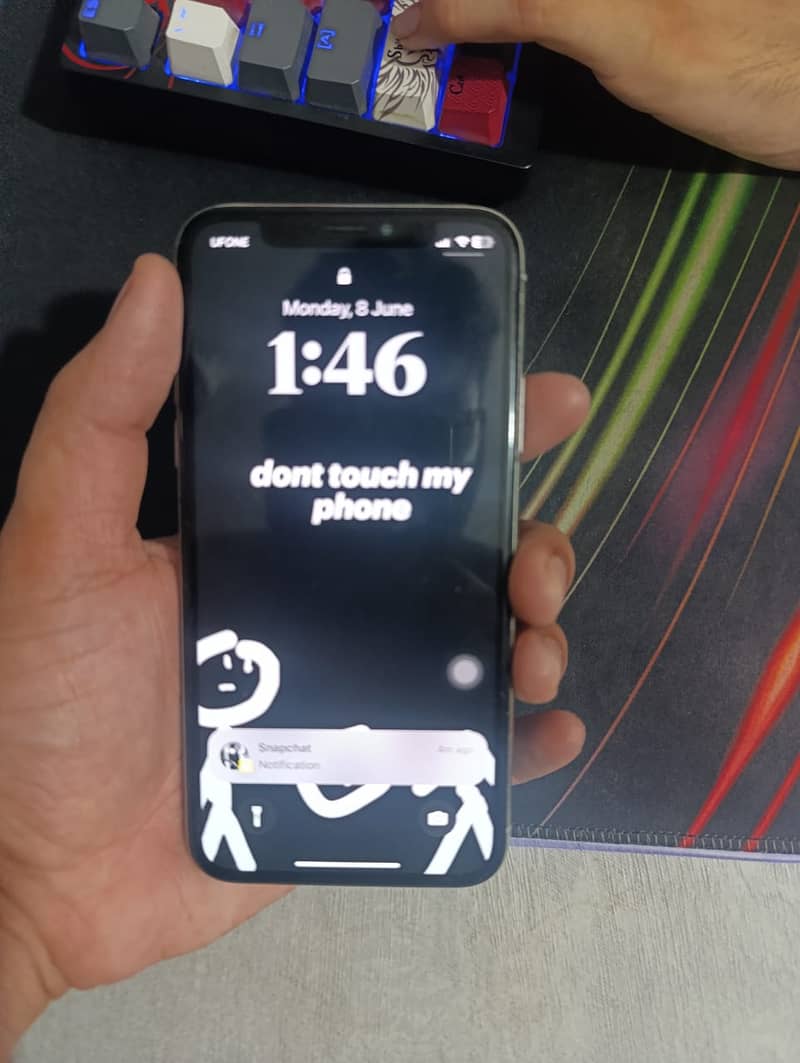 Apple iPhone X 3