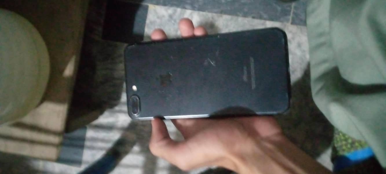 Apple iPhone 7 Plus 0