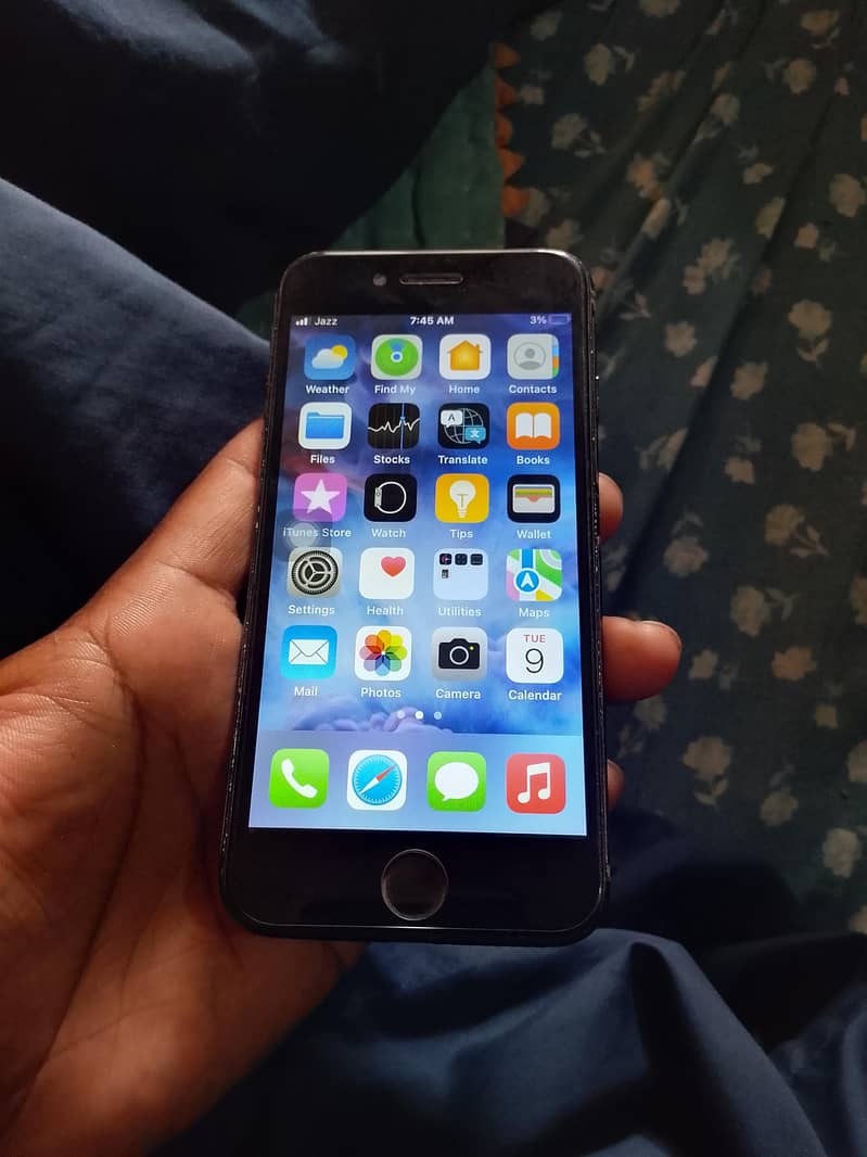 Apple iPhone 7 1