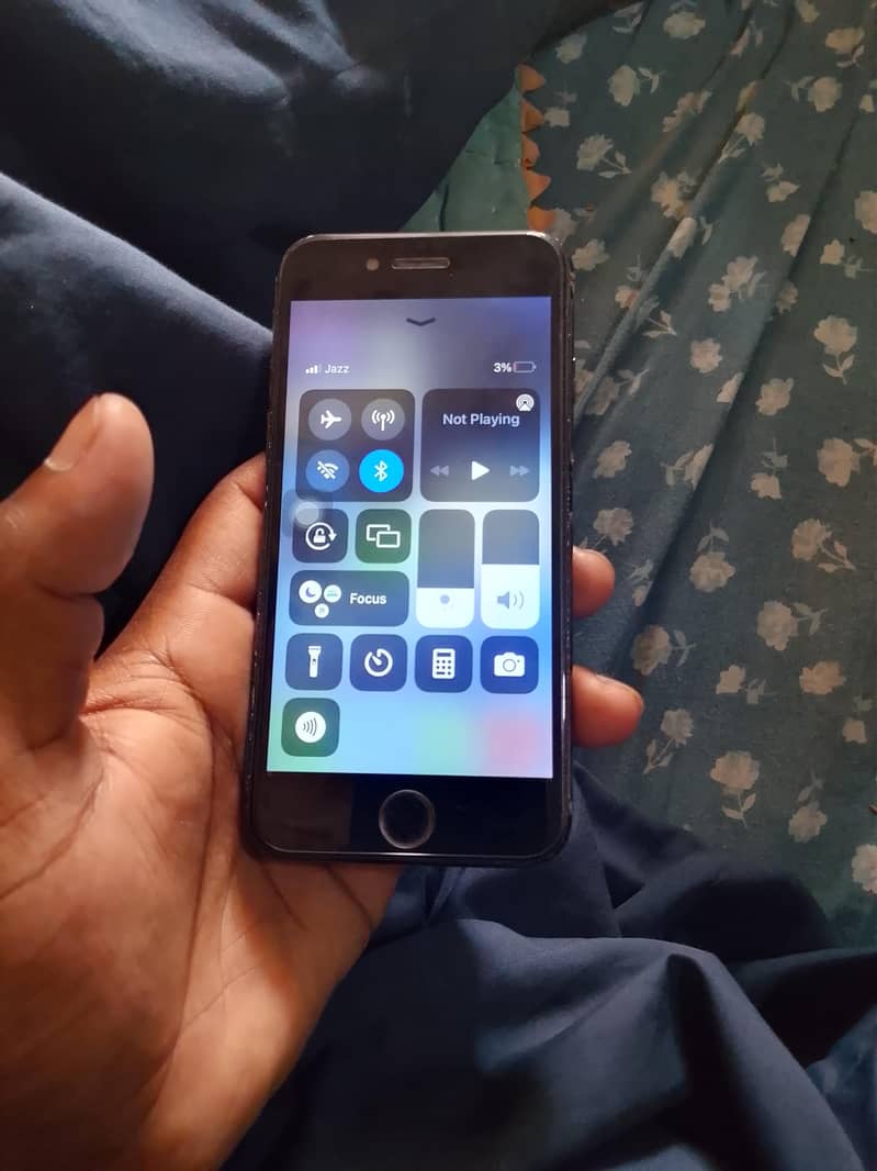 Apple iPhone 7 2