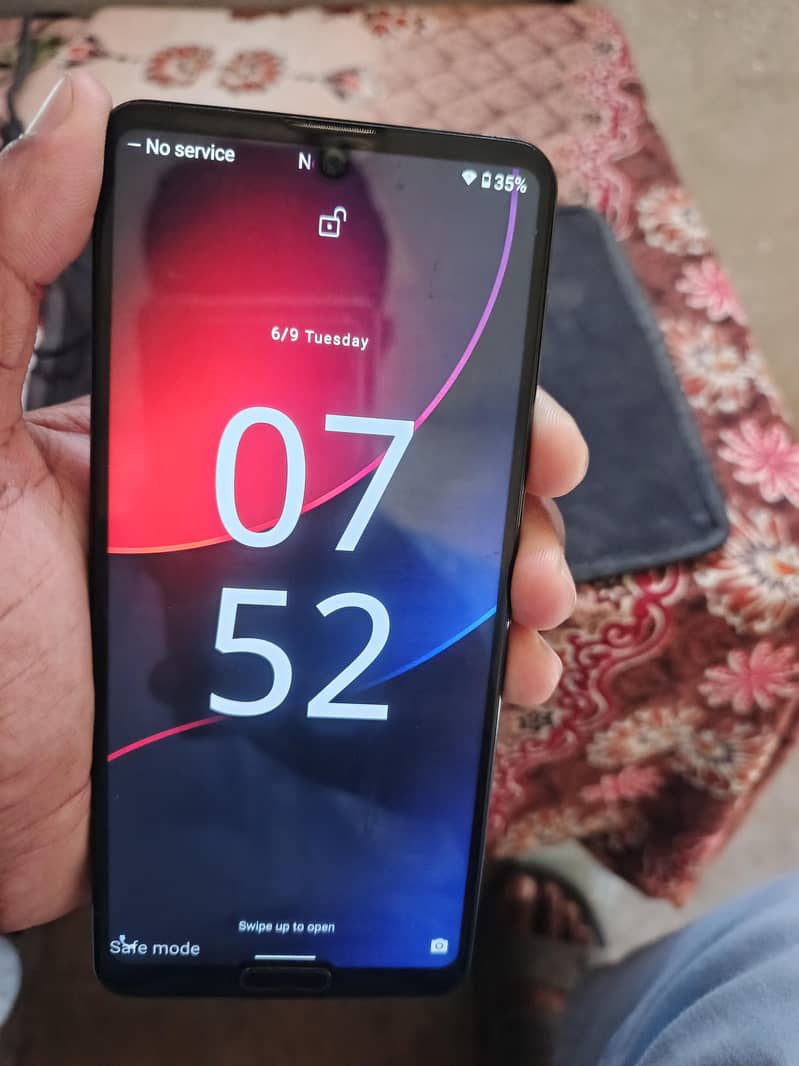 Sharp Aquos R5G 0