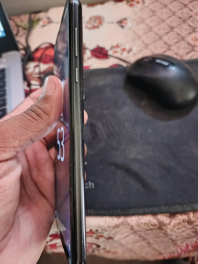 Sharp Aquos R5G 2